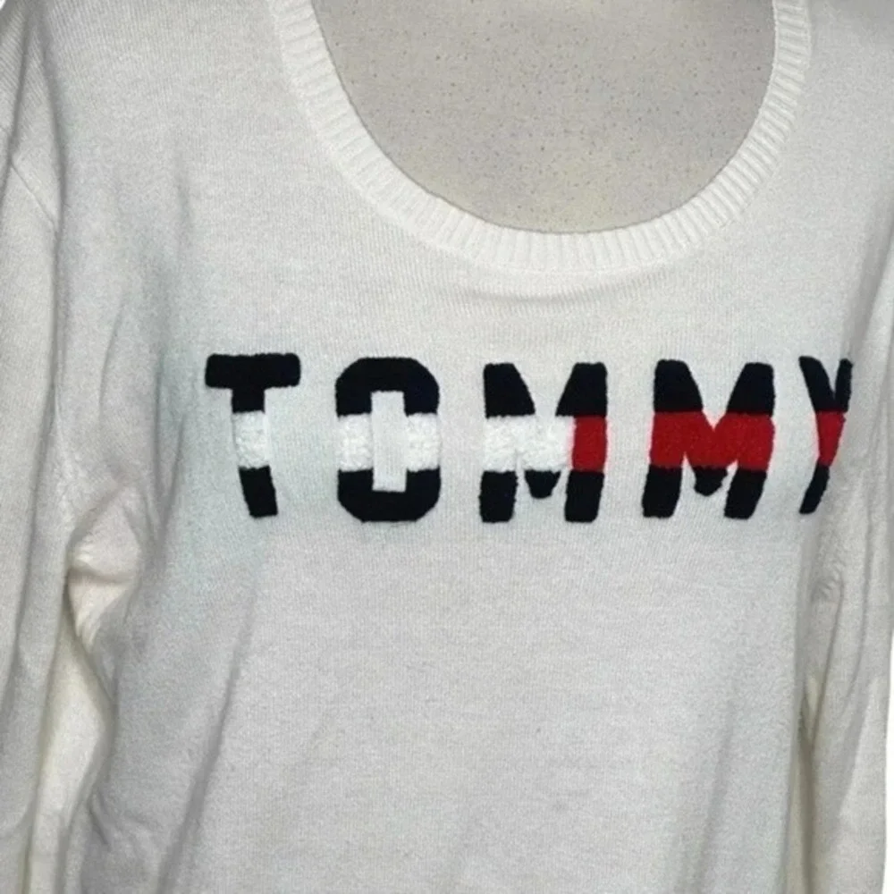 Retro Tommy Hilfiger Women White Long Sleeve Crew Neck Sweater Size‎ Medium Y2K